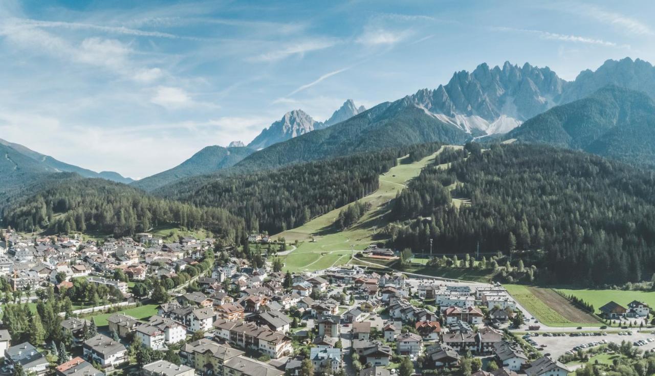 Hotel Villa Waldheim Innichen Buitenkant foto