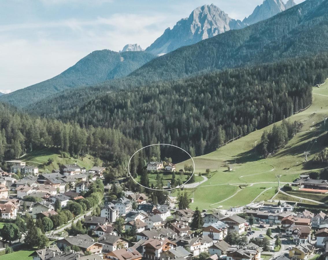 Hotel Villa Waldheim Innichen Buitenkant foto
