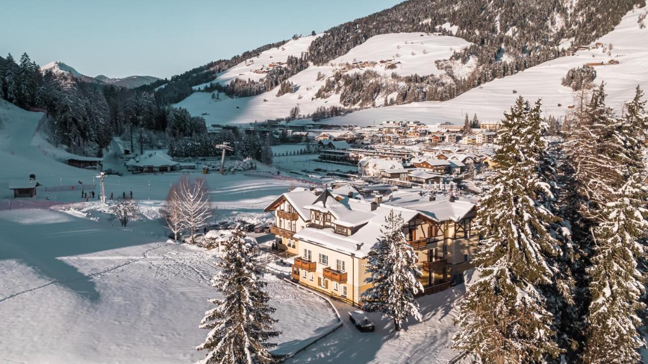 Hotel Villa Waldheim Innichen Buitenkant foto