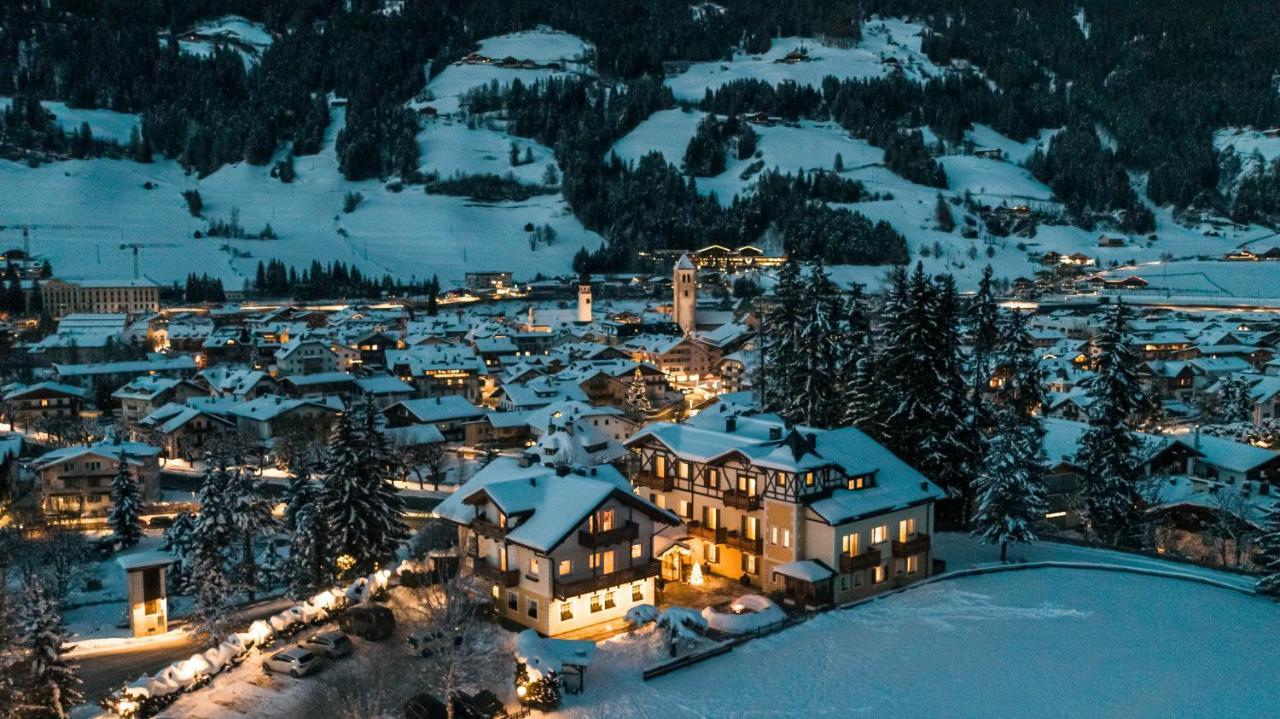 Hotel Villa Waldheim Innichen Buitenkant foto
