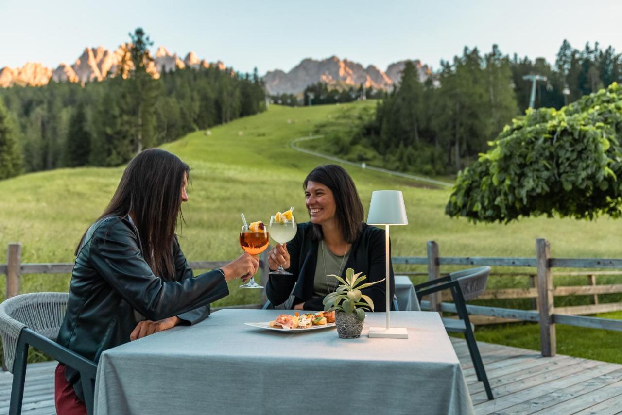 Hotel Villa Waldheim Innichen Buitenkant foto
