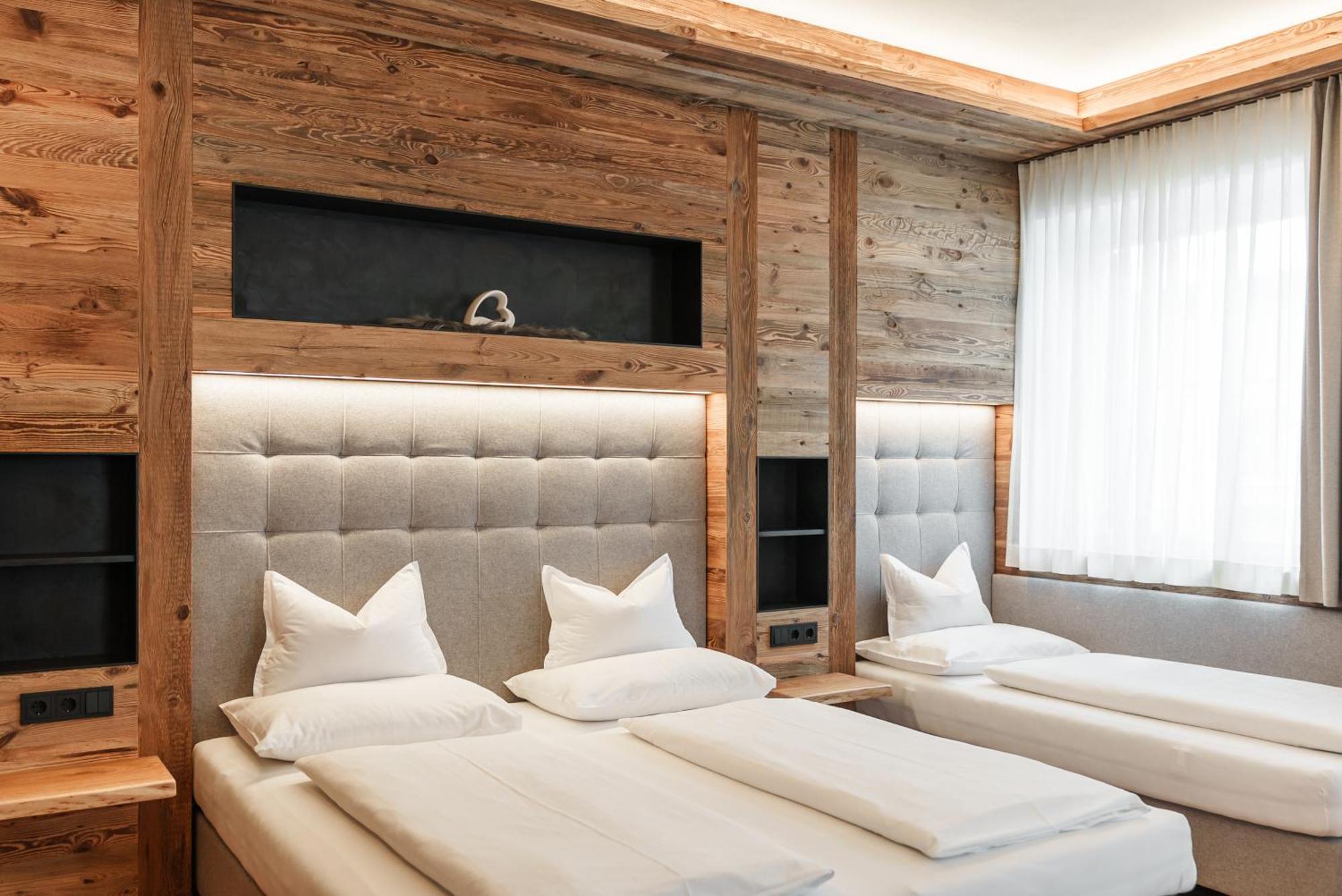 Hotel Villa Waldheim Innichen Buitenkant foto