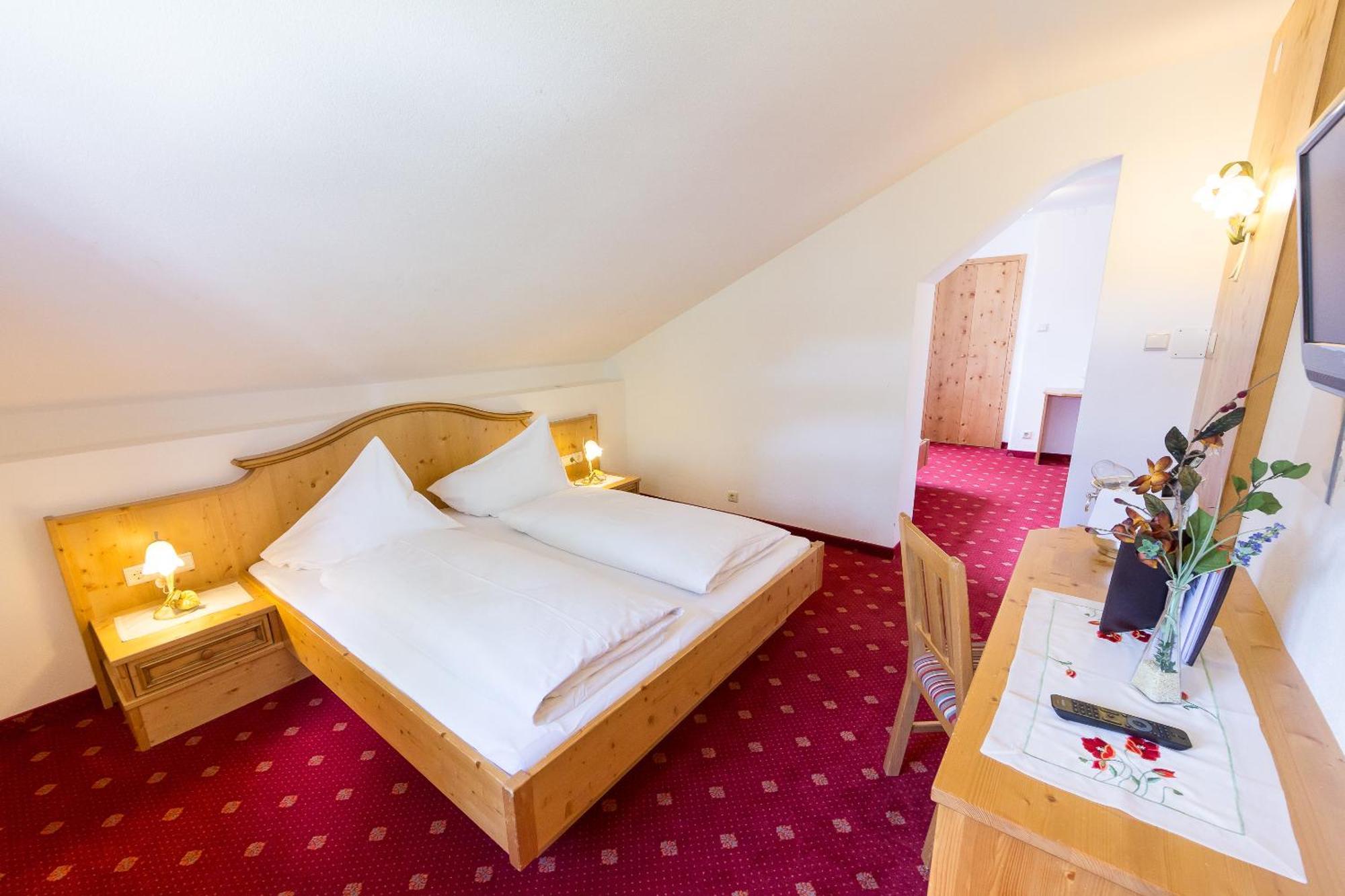 Hotel Villa Waldheim Innichen Kamer foto